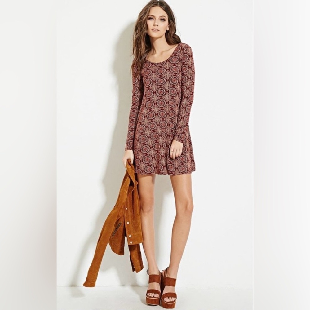 Forever 21 Mauve and Burgundy Medallion Printed Scoop Neck Dress